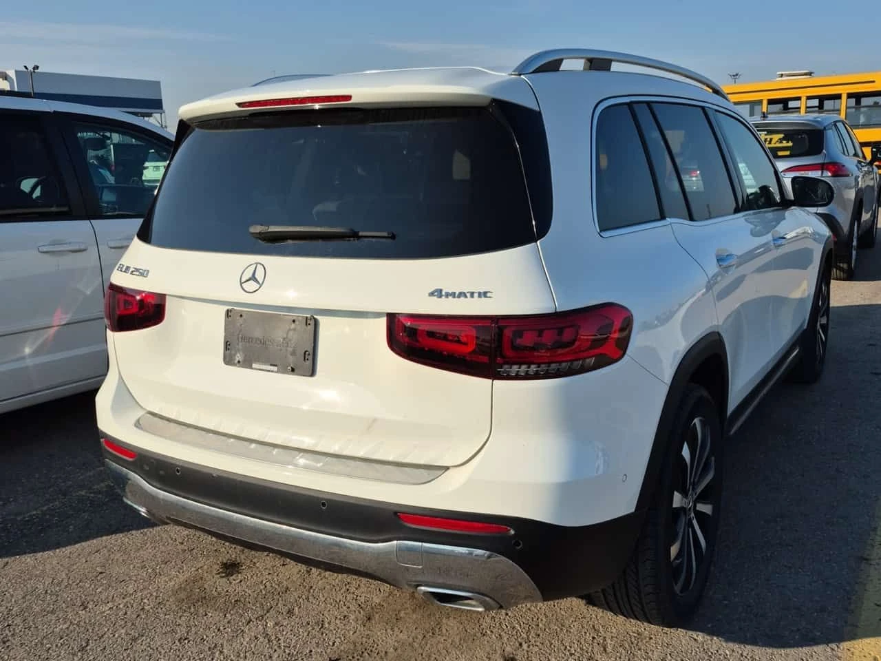 Mercedes-Benz GLB 250 CARFAX/ДИСТРОНИК///ПОДГРЕВ/ПАНО/, снимка 3 - Автомобили и джипове - 55270039
