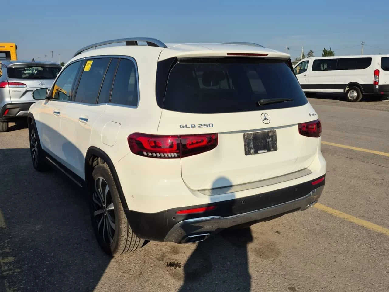 Mercedes-Benz GLB 250 CARFAX/ДИСТРОНИК///ПОДГРЕВ/ПАНО/, снимка 4 - Автомобили и джипове - 55270039