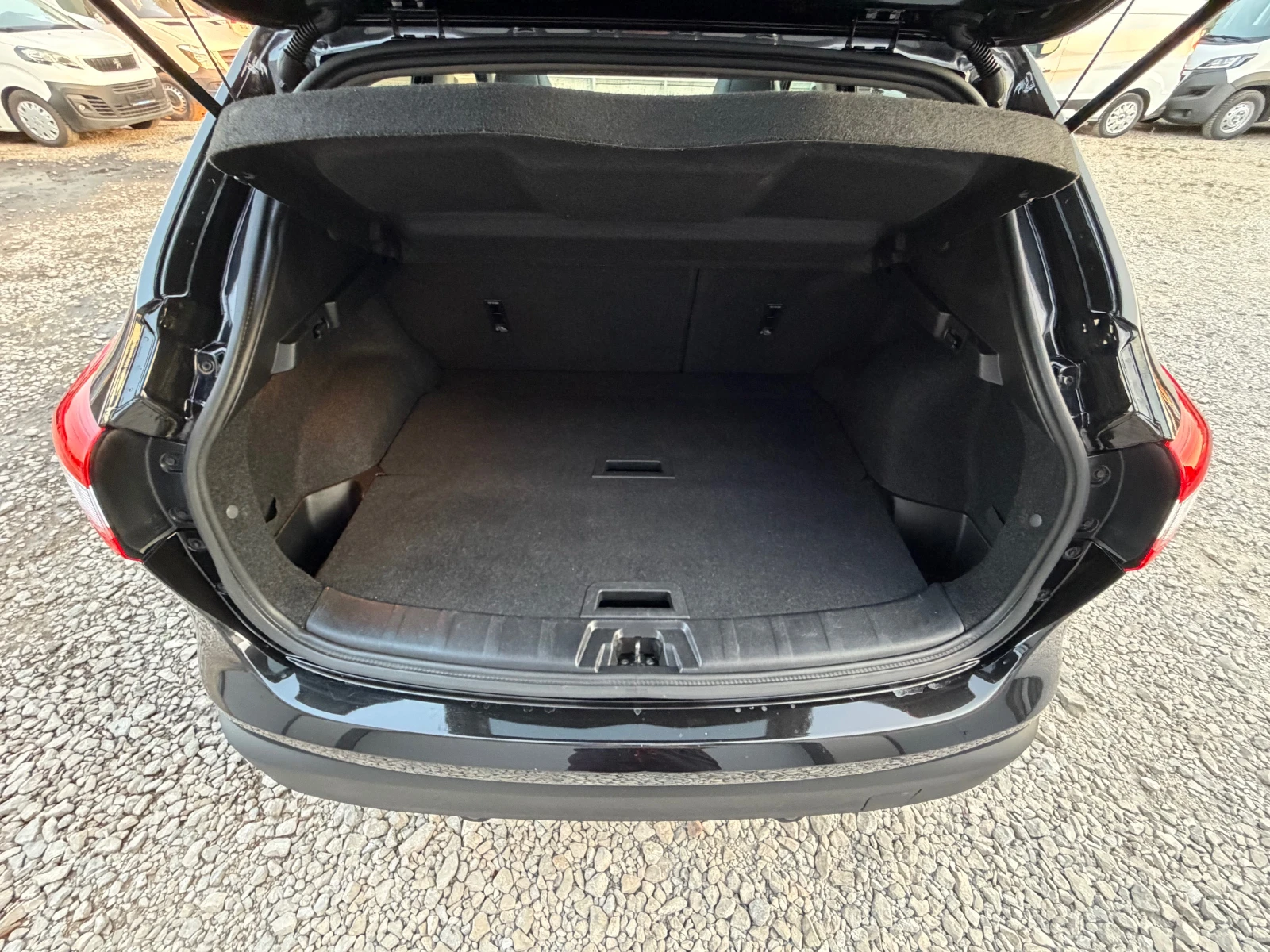 Nissan Qashqai 1.6DCI* FULL* AVTOMAT* PANORAMA* 360CAM | Mobile.bg � ����������� 7