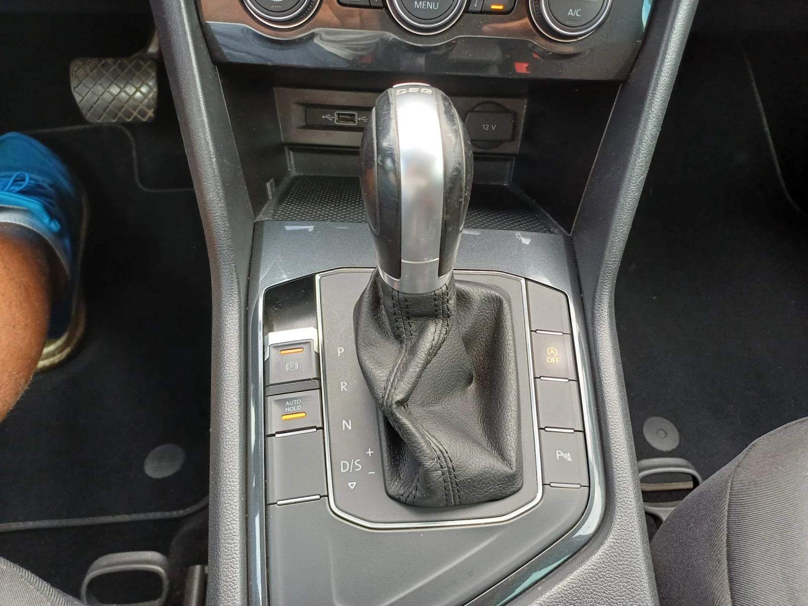VW Tiguan 2.0 TDI  BLUEMOTION , снимка 15 - Автомобили и джипове - 56214587