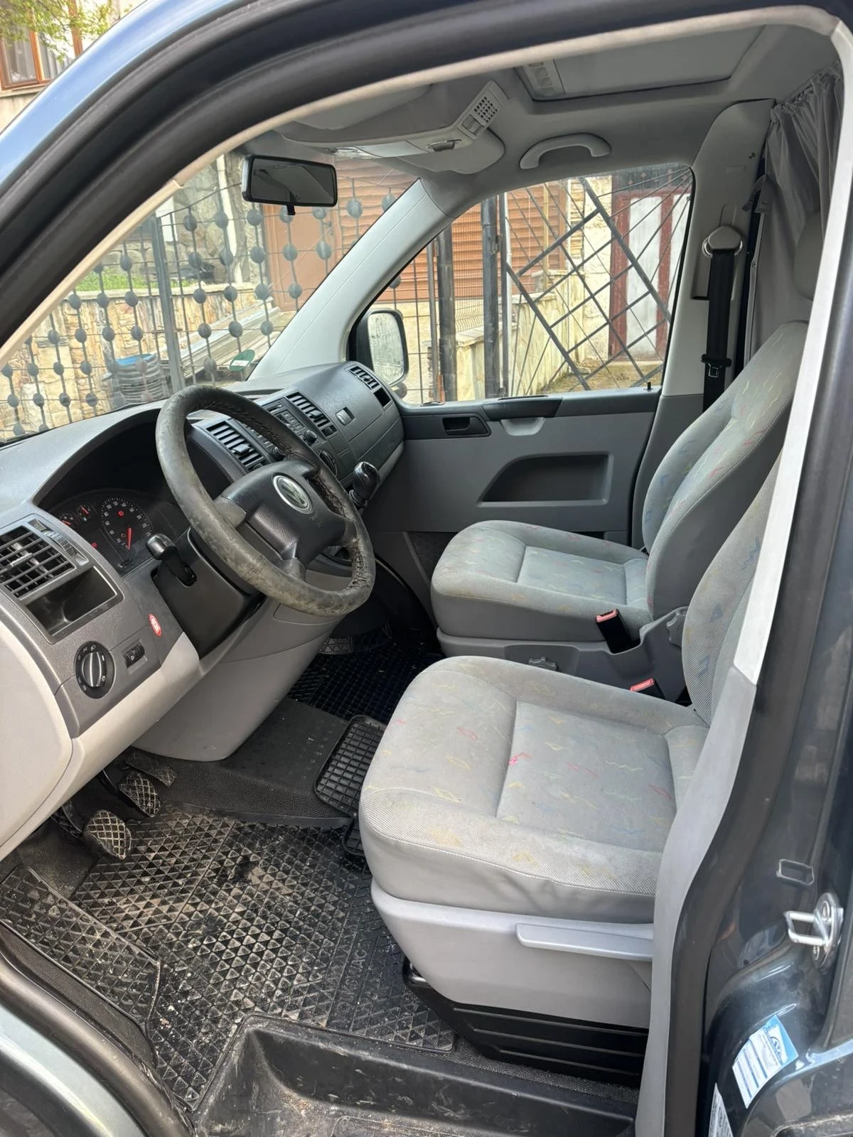VW Caravelle E5 - изображение 8