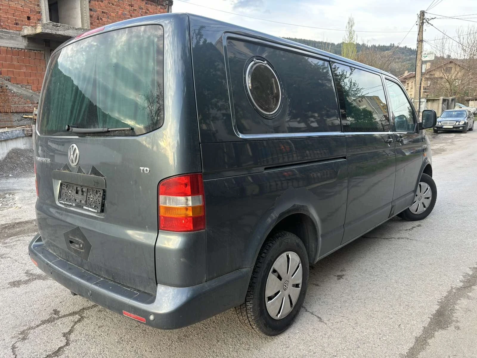VW Caravelle E5 - изображение 6