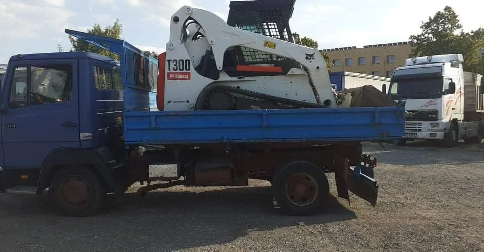 Мини челни товарачи Bobcat Т300 лизинг лизинг лизинг , снимка 3 - Индустриална техника - 54280694