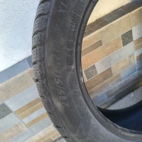 Гуми Зимни 235/50R18, снимка 3