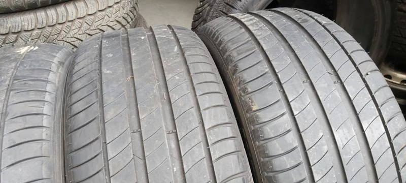 Гуми Летни 235/45R17, снимка 3 - Гуми и джанти - 32926872