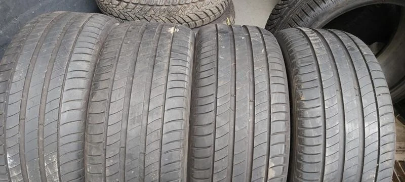 Гуми Летни 235/45R17, снимка 1 - Гуми и джанти - 32926872