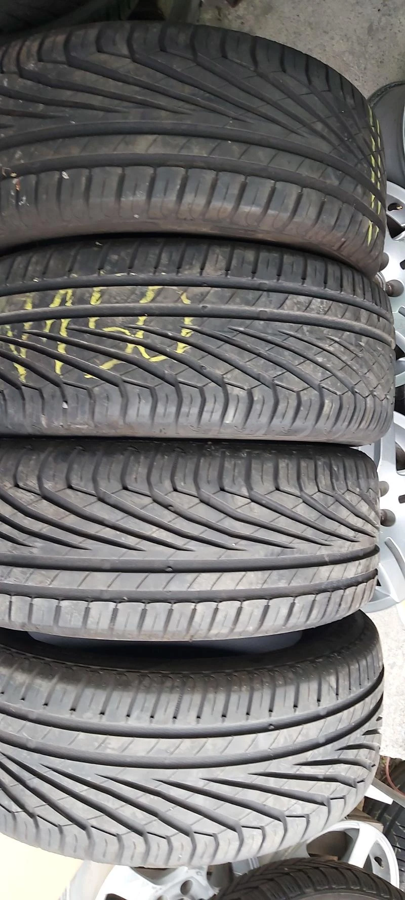 Гуми Летни 215/55R16, снимка 1 - Гуми и джанти - 34366964