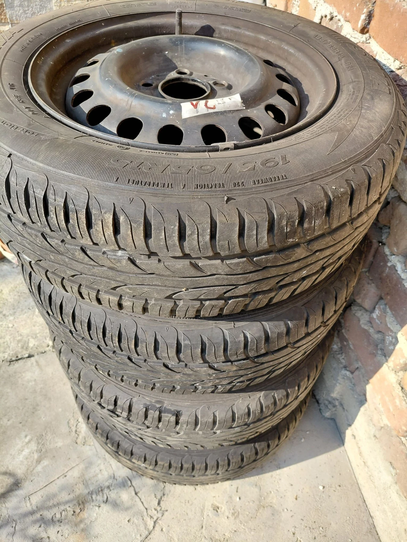Гуми с джанти Sava 195/65R15