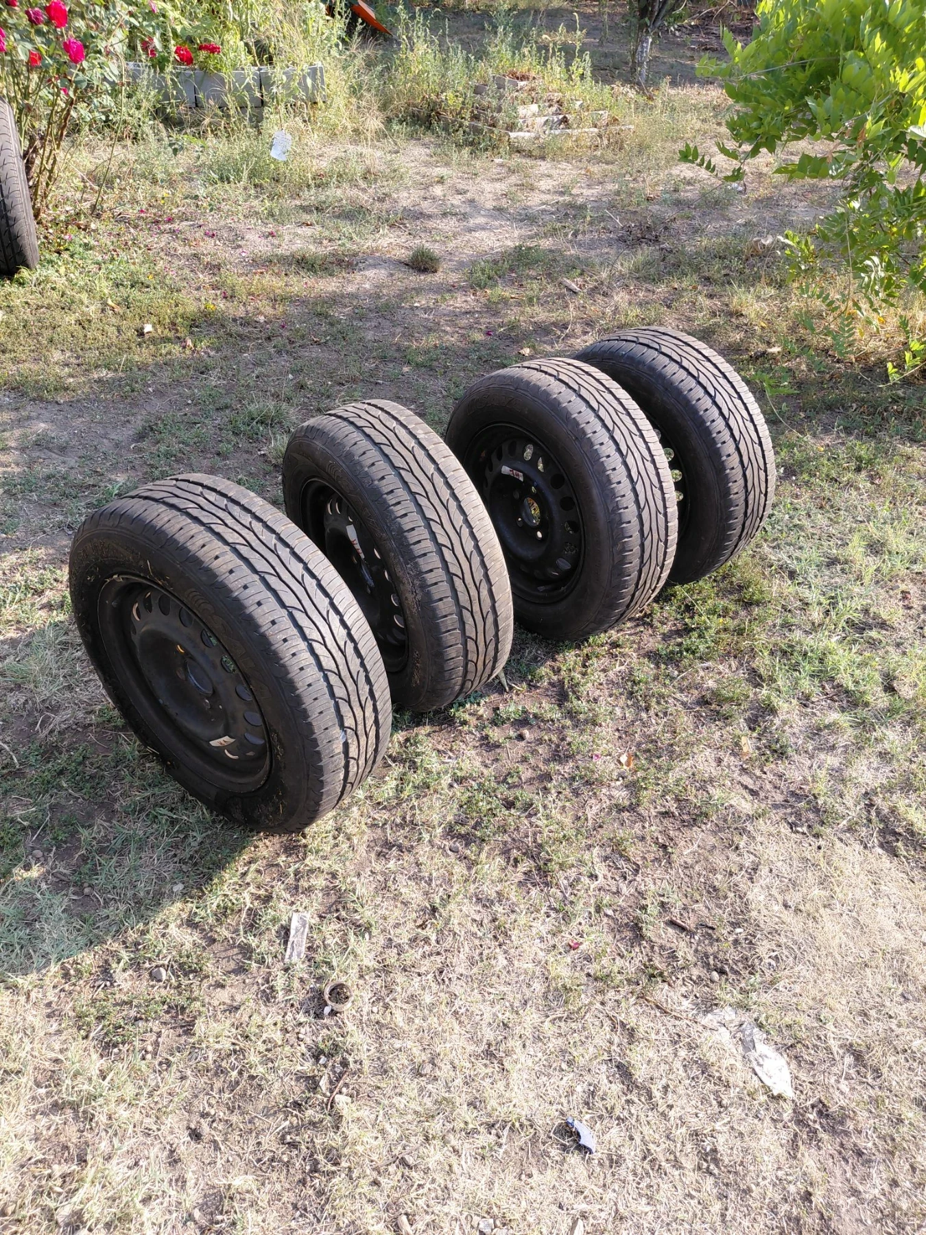 Гуми с джанти Sava 195/65R15, снимка 2 - Гуми и джанти - 55966066