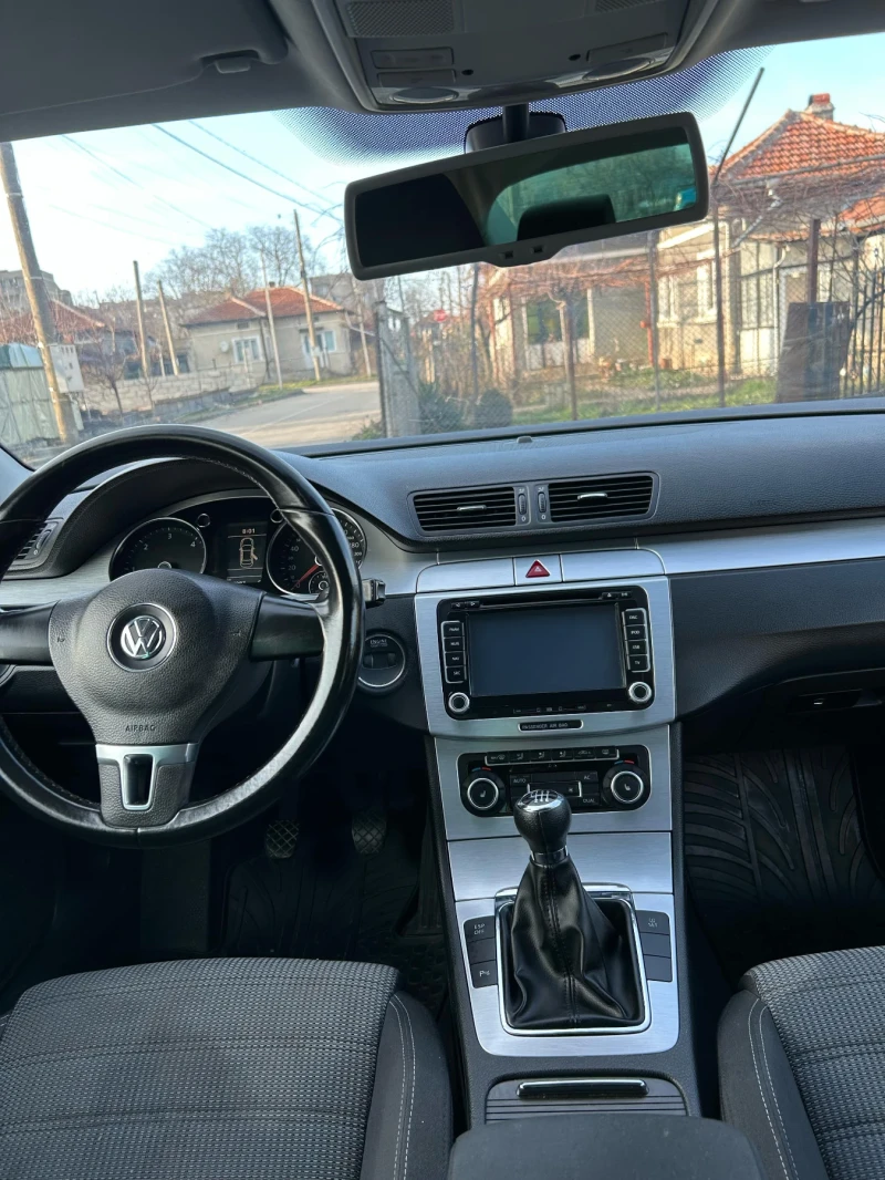 VW Passat, снимка 5 - Автомобили и джипове - 48910238