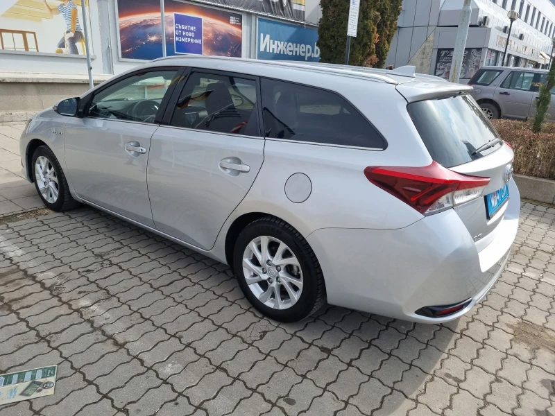 Toyota Auris Hybrid Sport, снимка 5 - Автомобили и джипове - 49313064