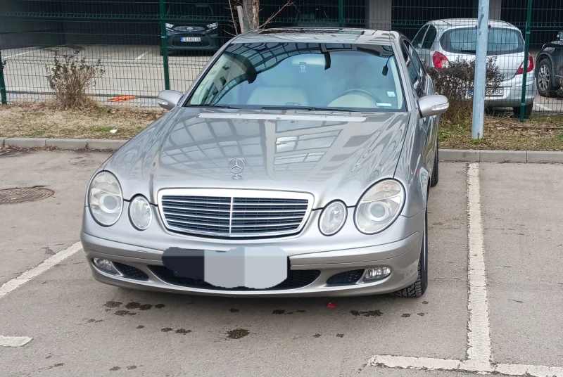 Mercedes-Benz E 220, снимка 1 - Автомобили и джипове - 49582087