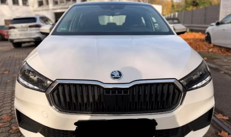 Skoda Fabia Ambition, Navi, Klima, Led, Start-stop, снимка 2 - Автомобили и джипове - 52814120