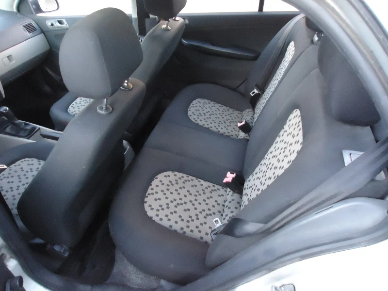 Skoda Fabia, снимка 13 - Автомобили и джипове - 52932786