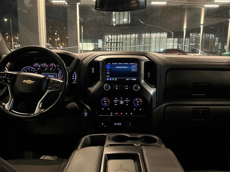 Chevrolet Silverado * LT * CARFAX * БЕЗ ПЪРВОНАЧАЛНА ВНОСКА, снимка 9 - Автомобили и джипове - 52972397