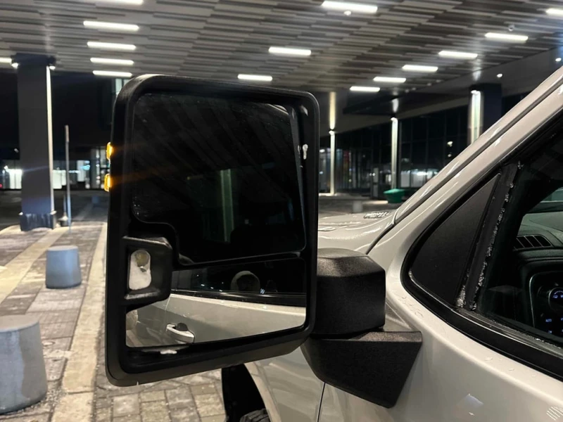 Chevrolet Silverado * LT * CARFAX * БЕЗ ПЪРВОНАЧАЛНА ВНОСКА, снимка 17 - Автомобили и джипове - 52972397