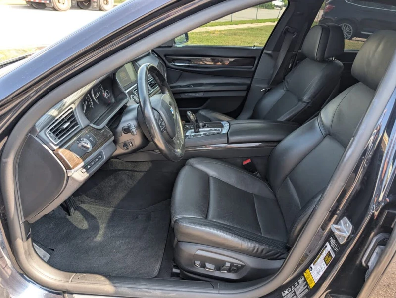 BMW 750 xDrive* АвтоКредит* (ЦЕНА ДО БГ), снимка 6 - Автомобили и джипове - 53290016