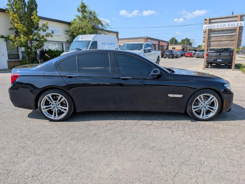 BMW 750 xDrive* АвтоКредит* (ЦЕНА ДО БГ), снимка 3 - Автомобили и джипове - 53290016