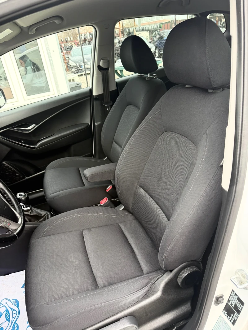 Hyundai Ix20 1.6i  Facelift Швейцария, снимка 10 - Автомобили и джипове - 53483721