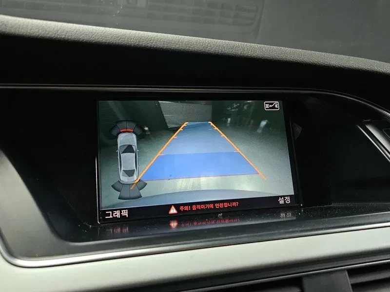 Audi A4 2.0 TDI, снимка 15 - Автомобили и джипове - 54143701