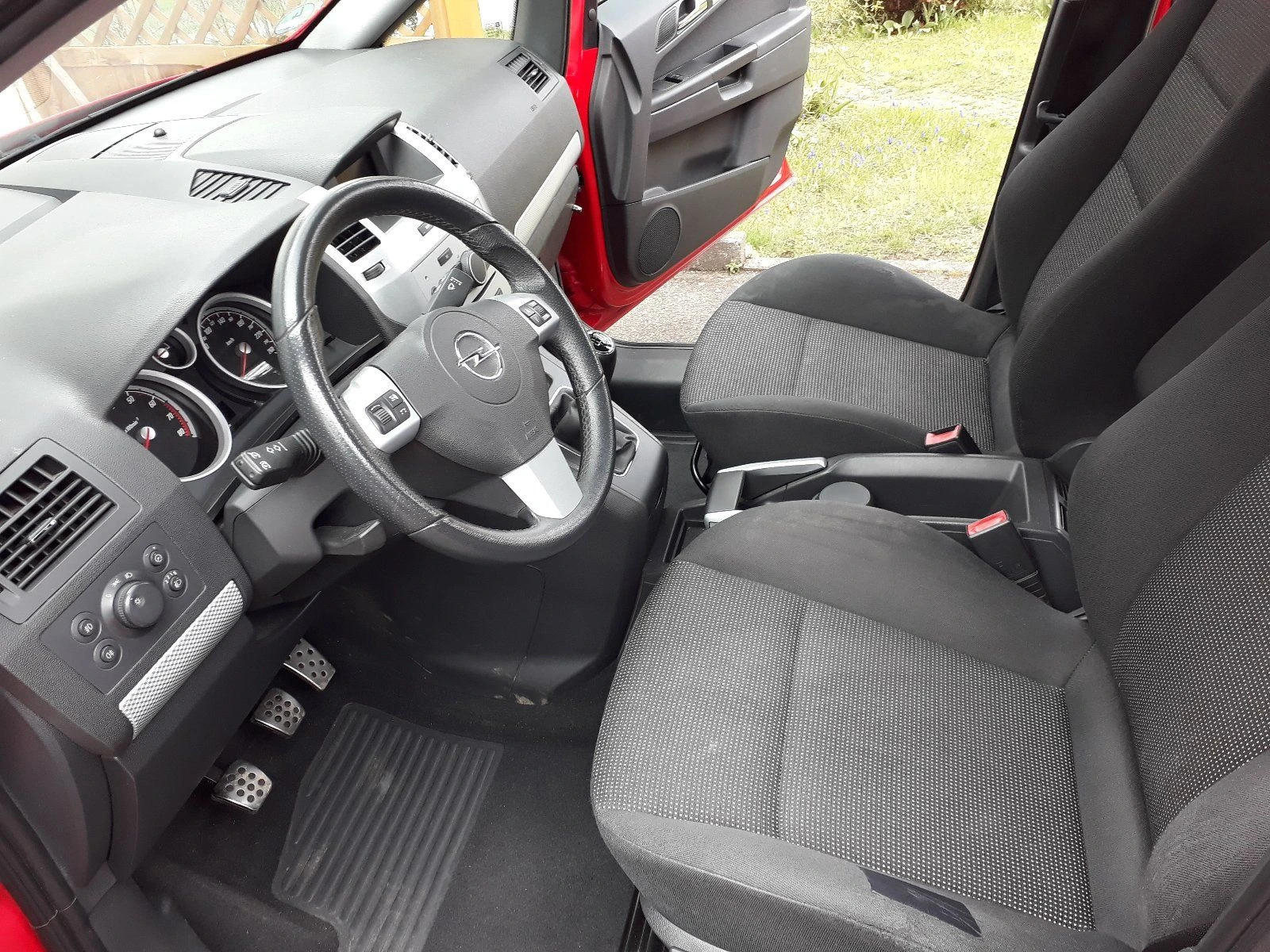 Opel Zafira B - изображение 7