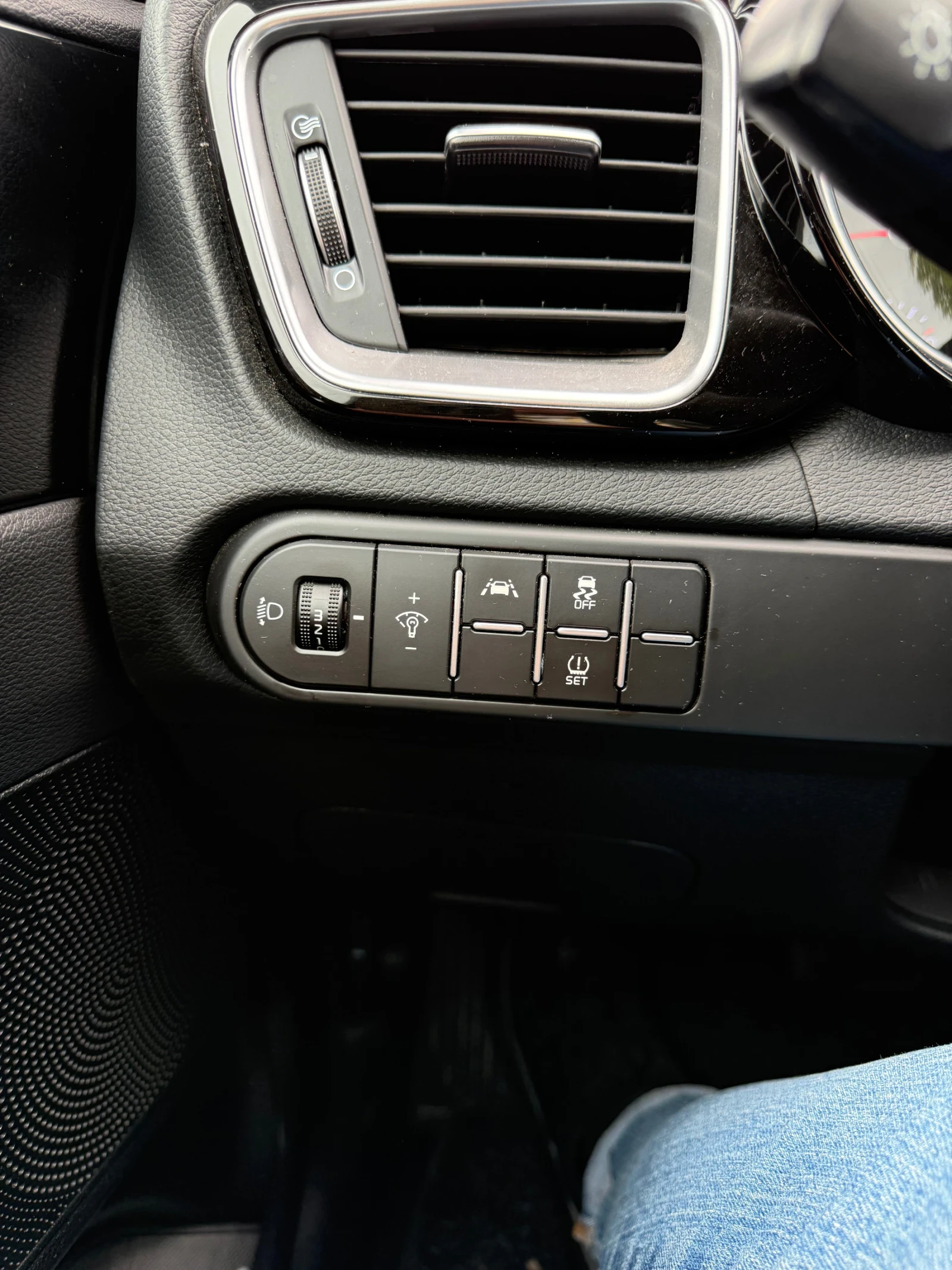 Kia Ceed 1.5 T-GDI - изображение 9