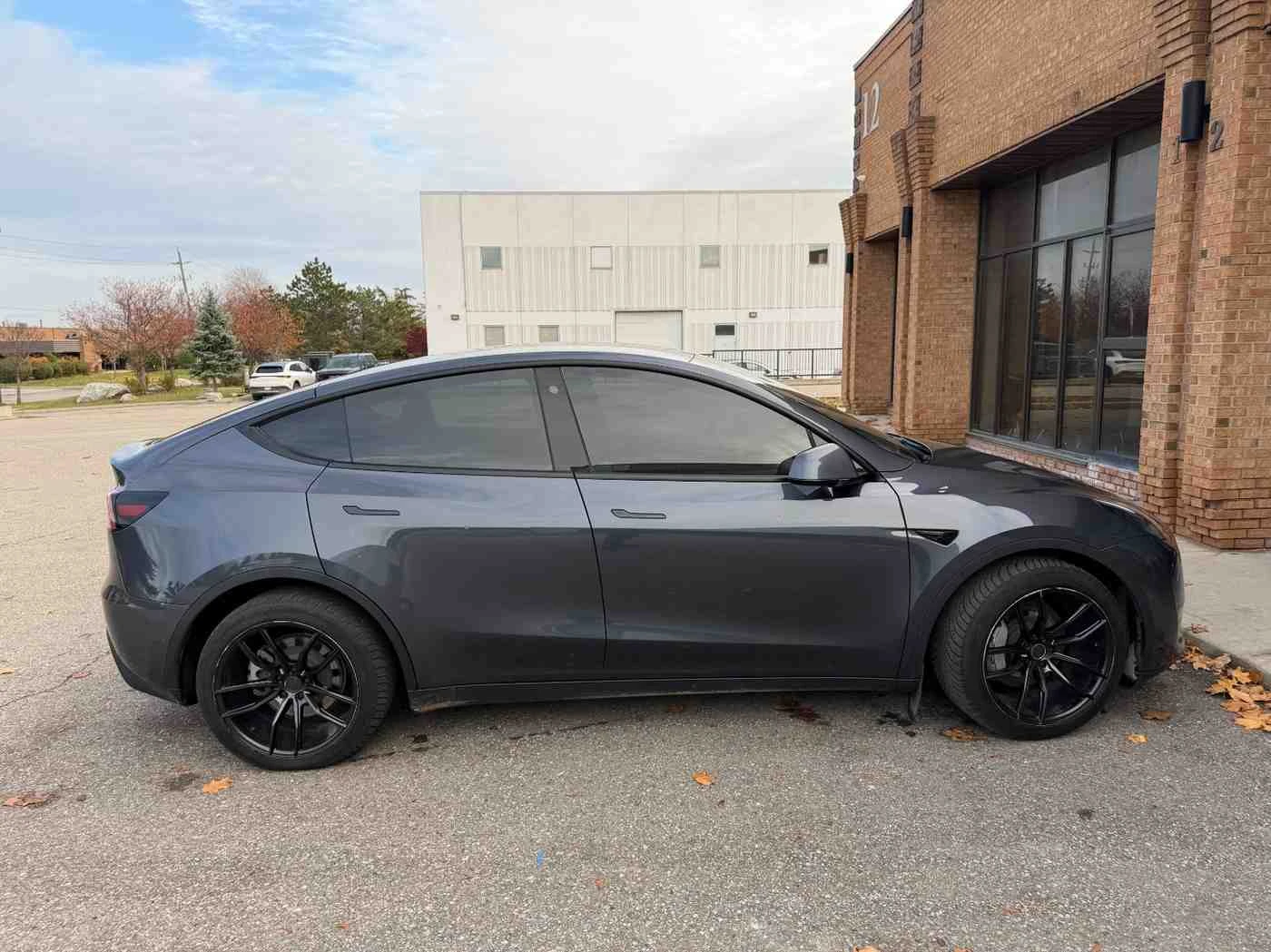 Tesla Model Y * long range* CARFAX *    | Mobile.bg   7