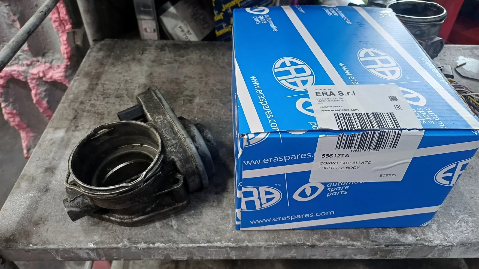 VW Touran 2.0TDI , 6ст.кутия, снимка 11 - Автомобили и джипове - 53655022