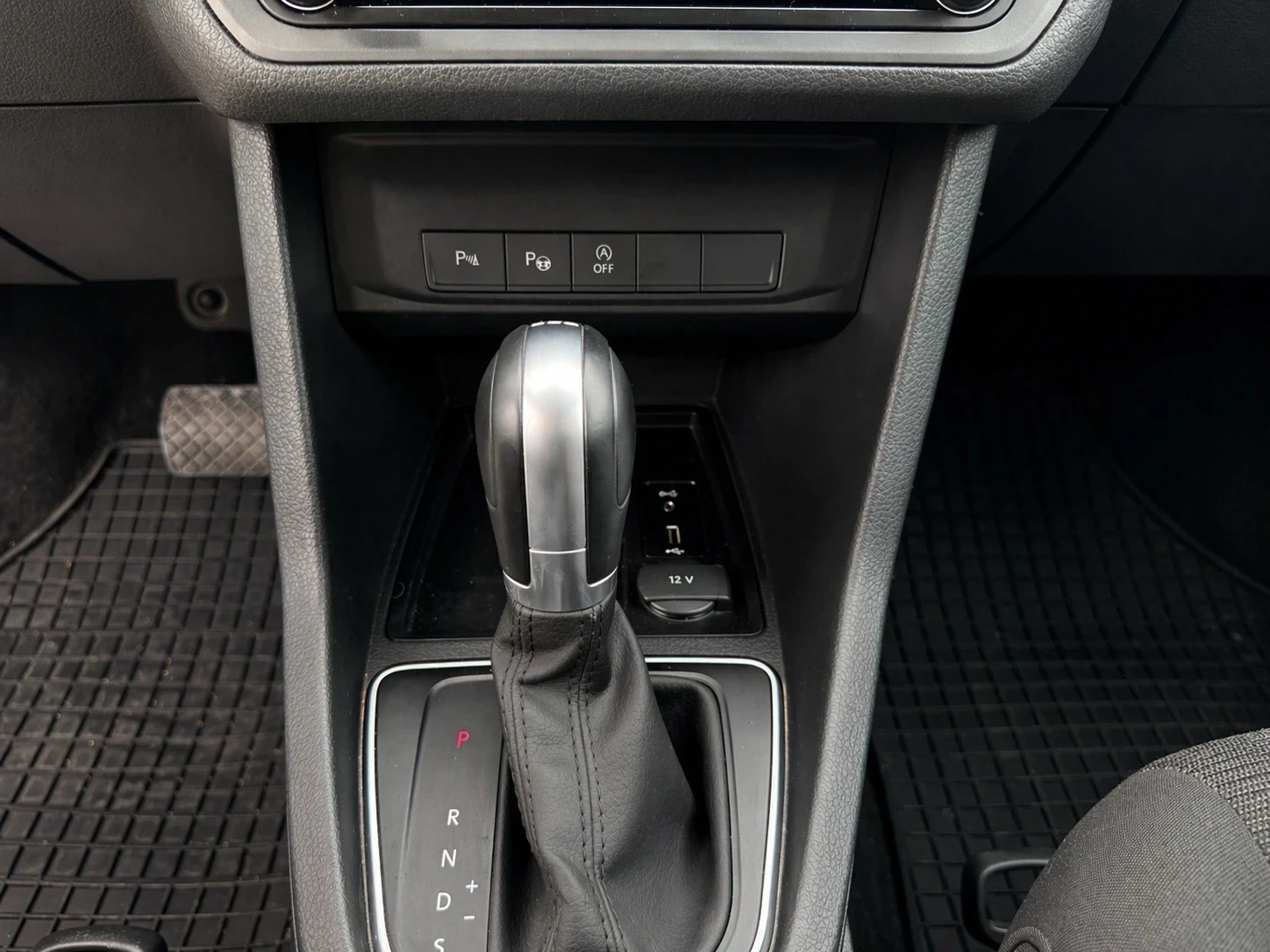 VW Caddy CNG DSG6, снимка 9 - Автомобили и джипове - 54304687