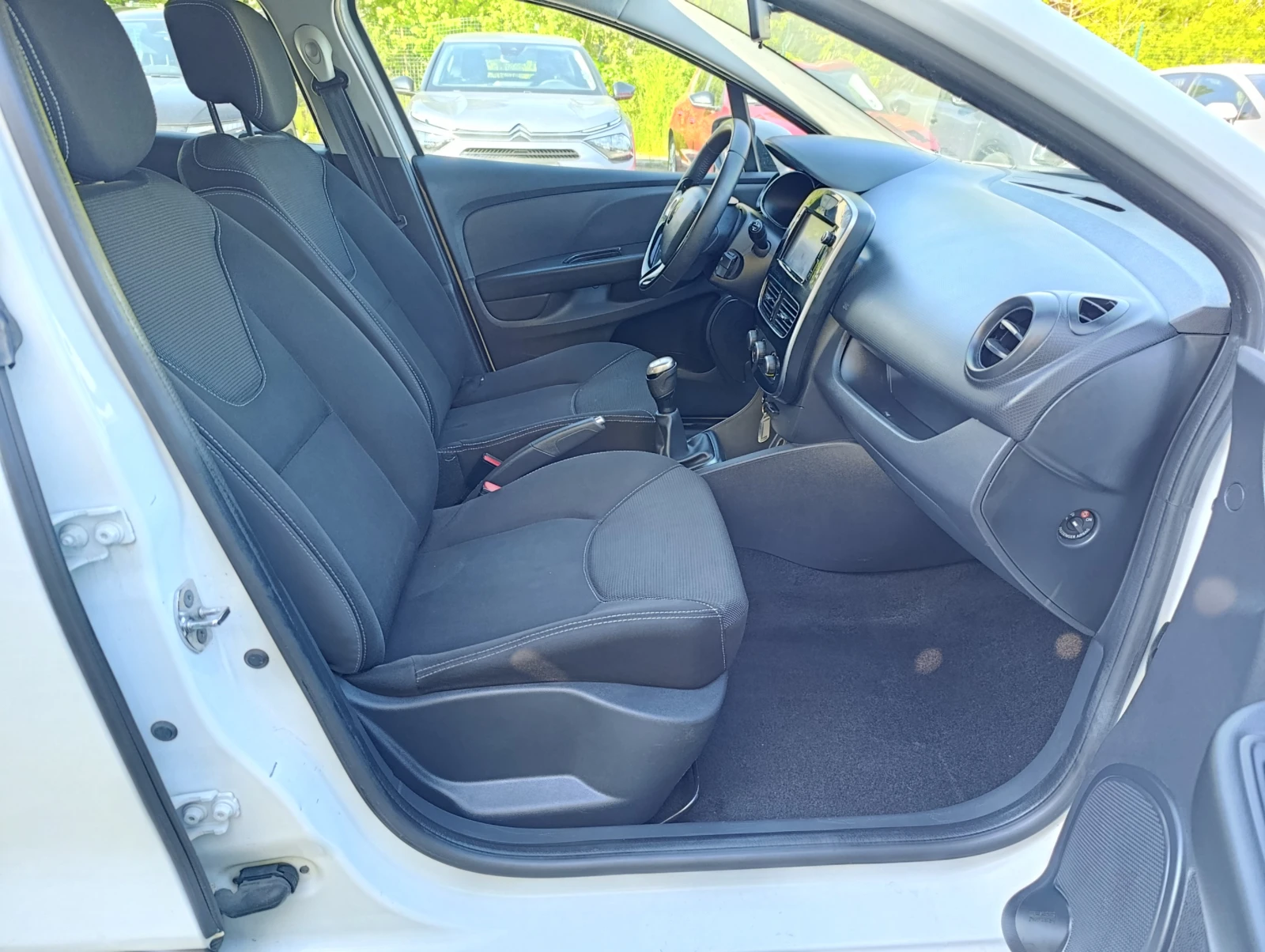 Renault Clio Grandtour 1.5 dCi  Закупен от БГ, снимка 8 - Автомобили и джипове - 54425559