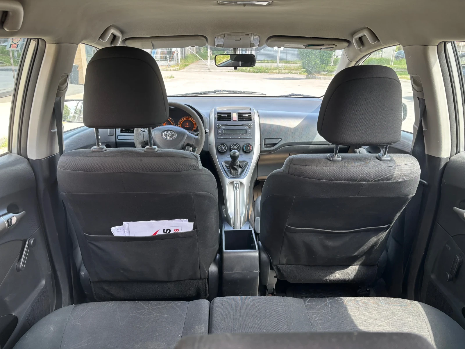 Toyota Auris, снимка 5 - Автомобили и джипове - 54495420