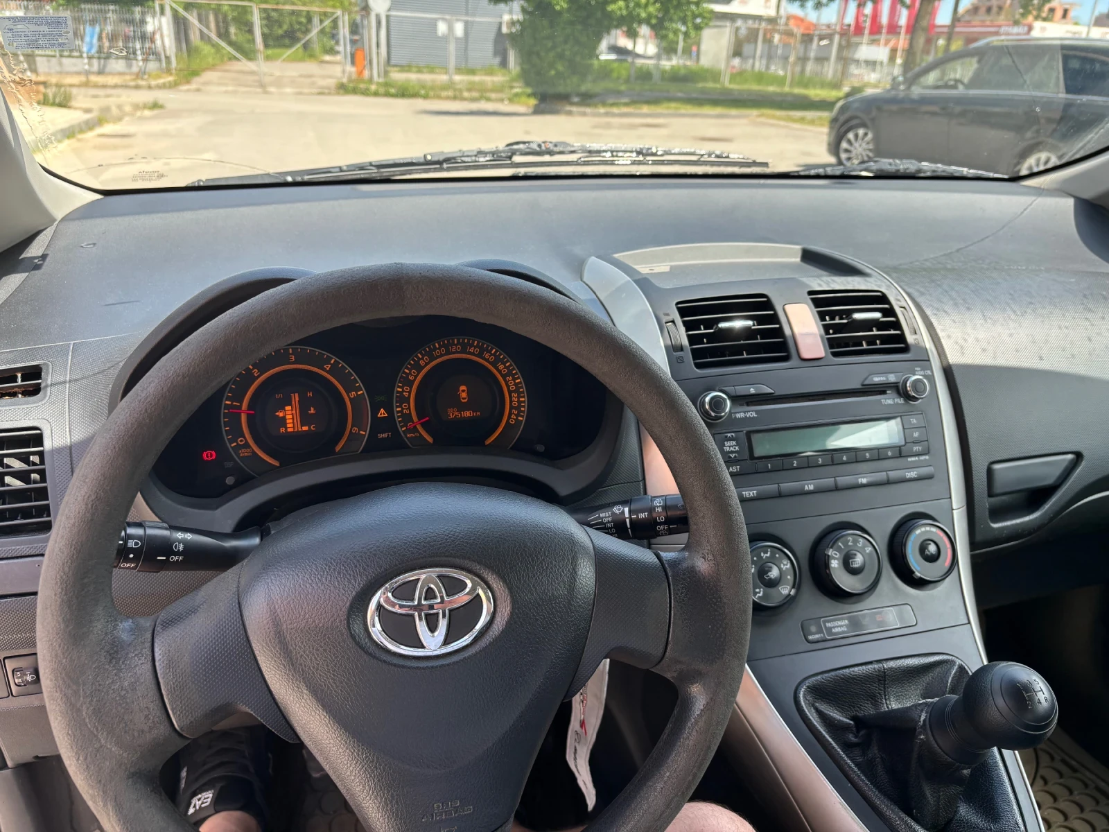 Toyota Auris, снимка 3 - Автомобили и джипове - 54495420
