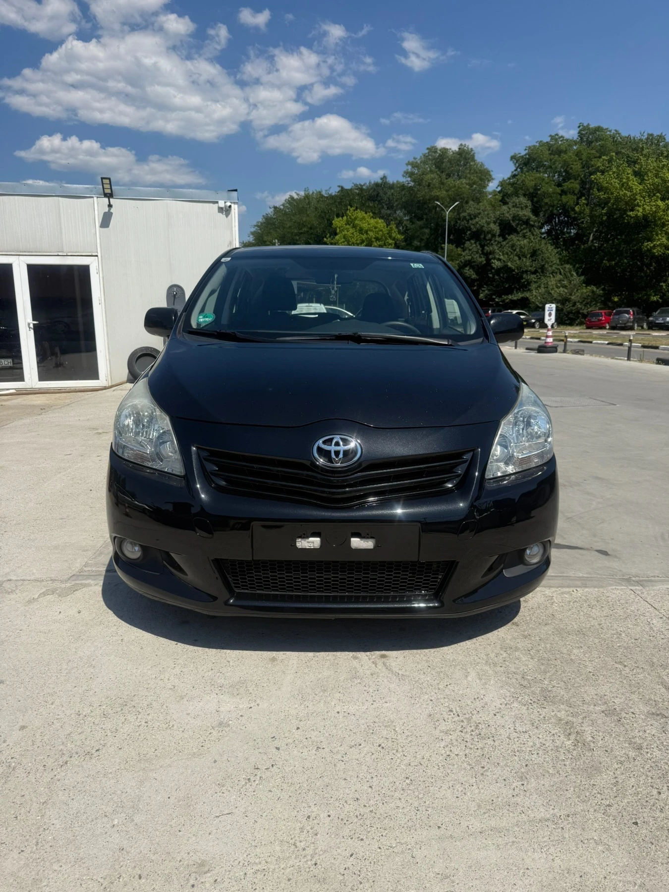 Toyota Corolla verso 2.0 D4D, снимка 3 - Автомобили и джипове - 54610788