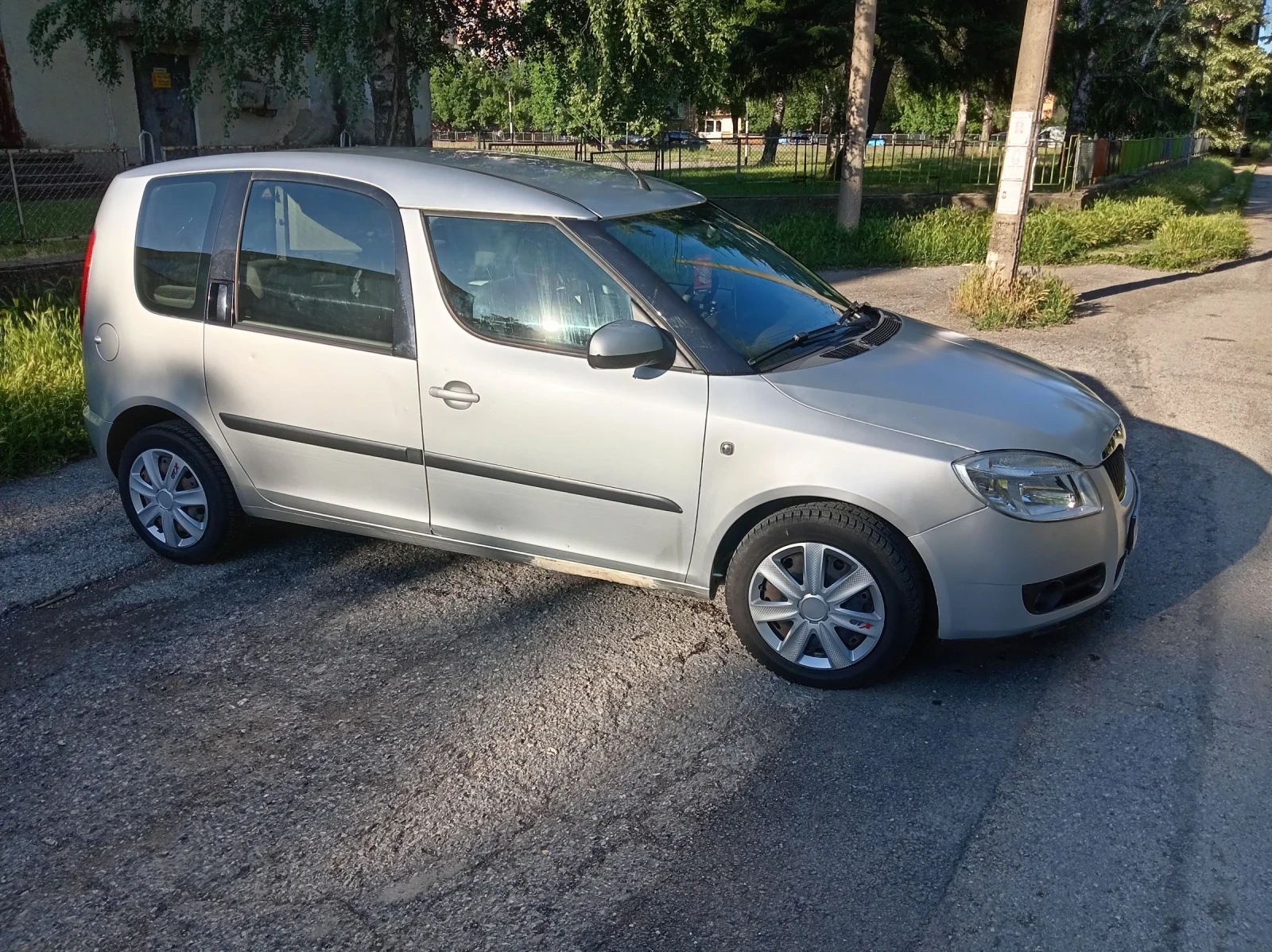 Skoda Roomster 1.6 16v Газ/Бензин , снимка 3 - Автомобили и джипове - 54814454
