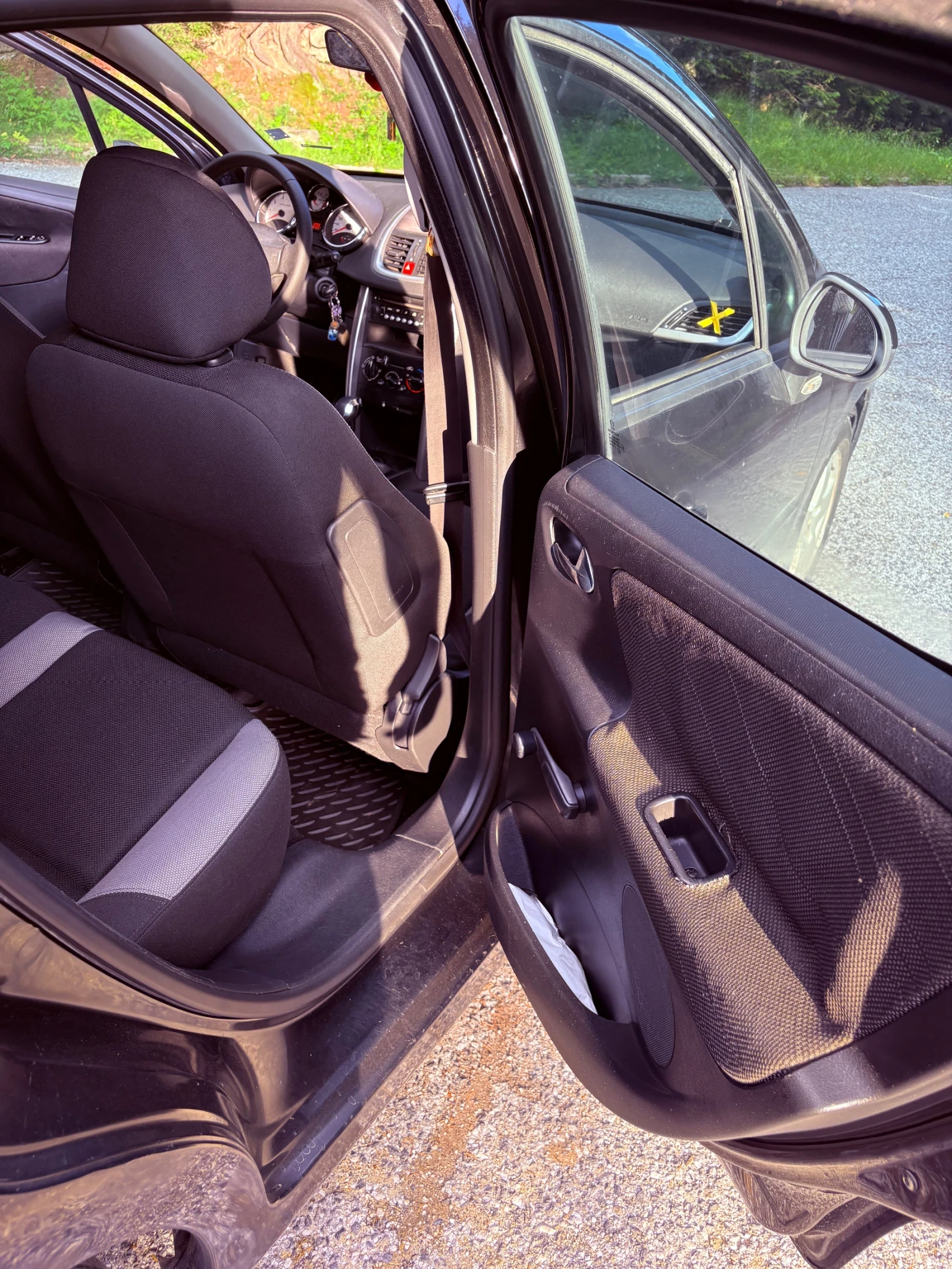 Peugeot 207 1.4 , снимка 9 - Автомобили и джипове - 55416873