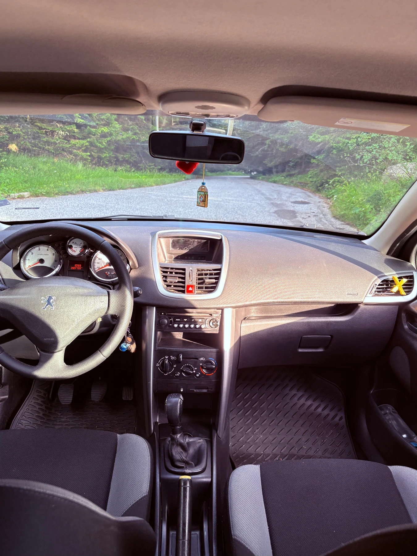 Peugeot 207 1.4 , снимка 6 - Автомобили и джипове - 55416873