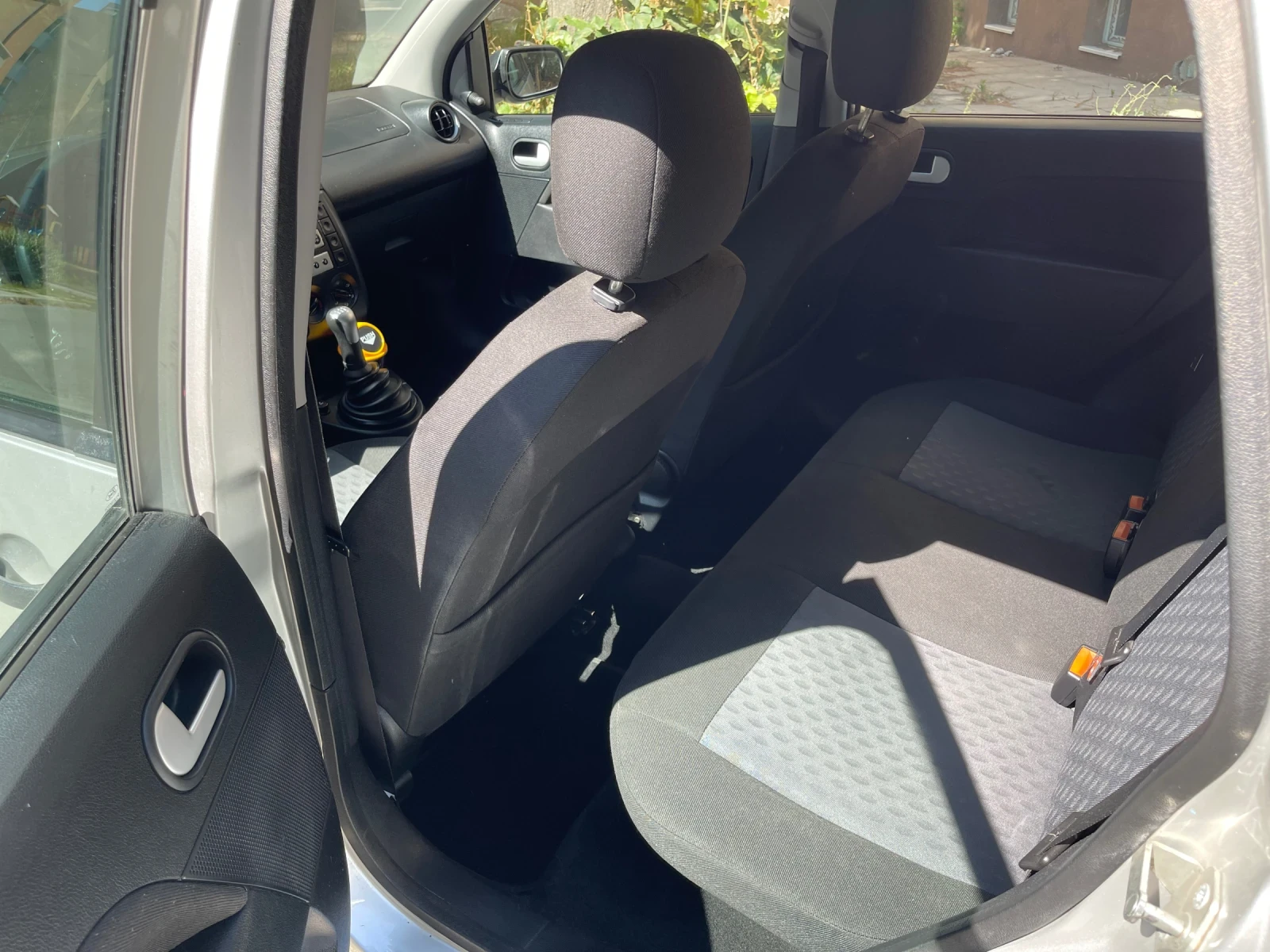 Ford Fiesta 1.25 CLIMA, снимка 11 - Автомобили и джипове - 55493336