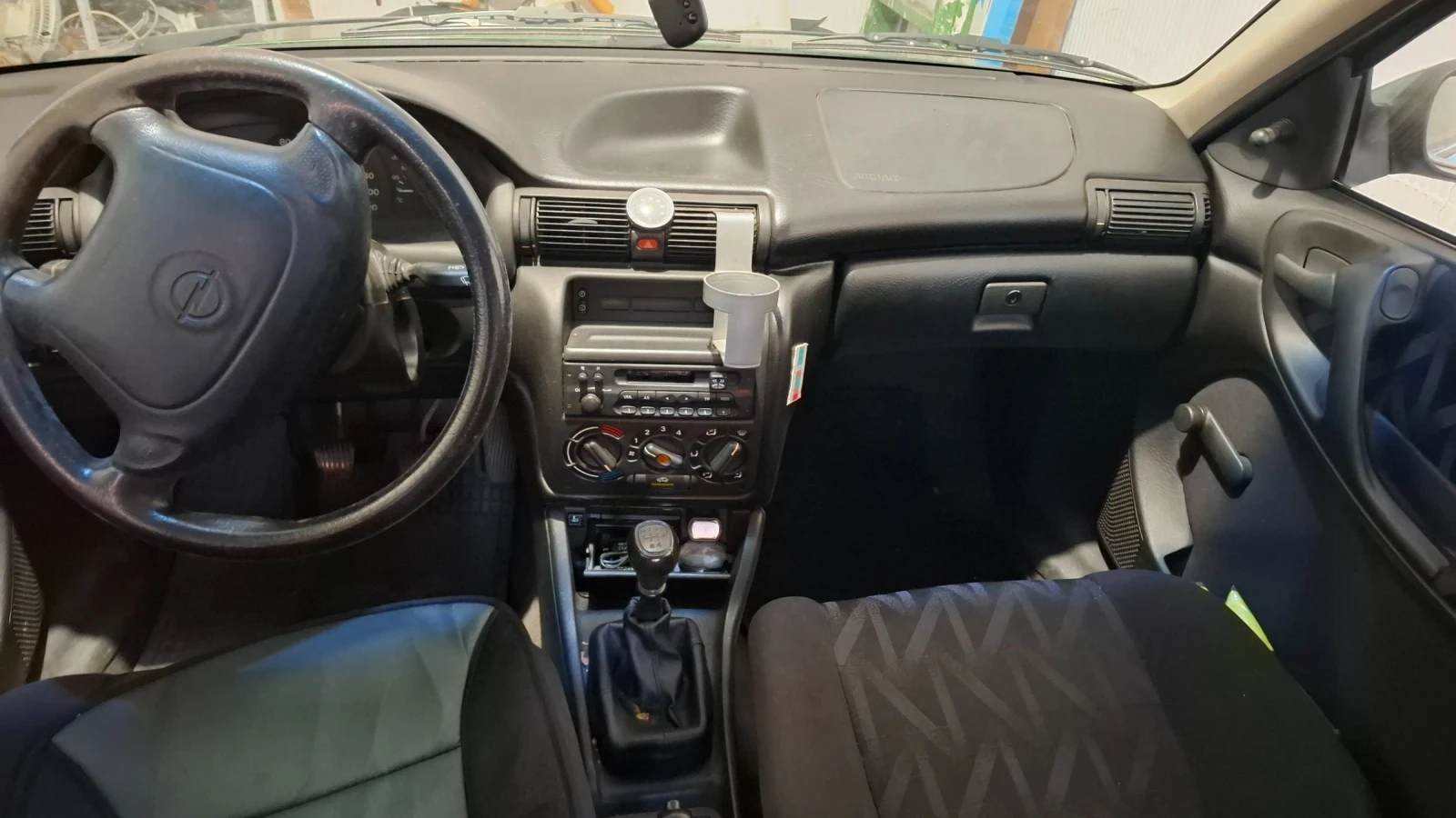 Opel Astra 1, 6 Комби, снимка 7 - Автомобили и джипове - 56136527