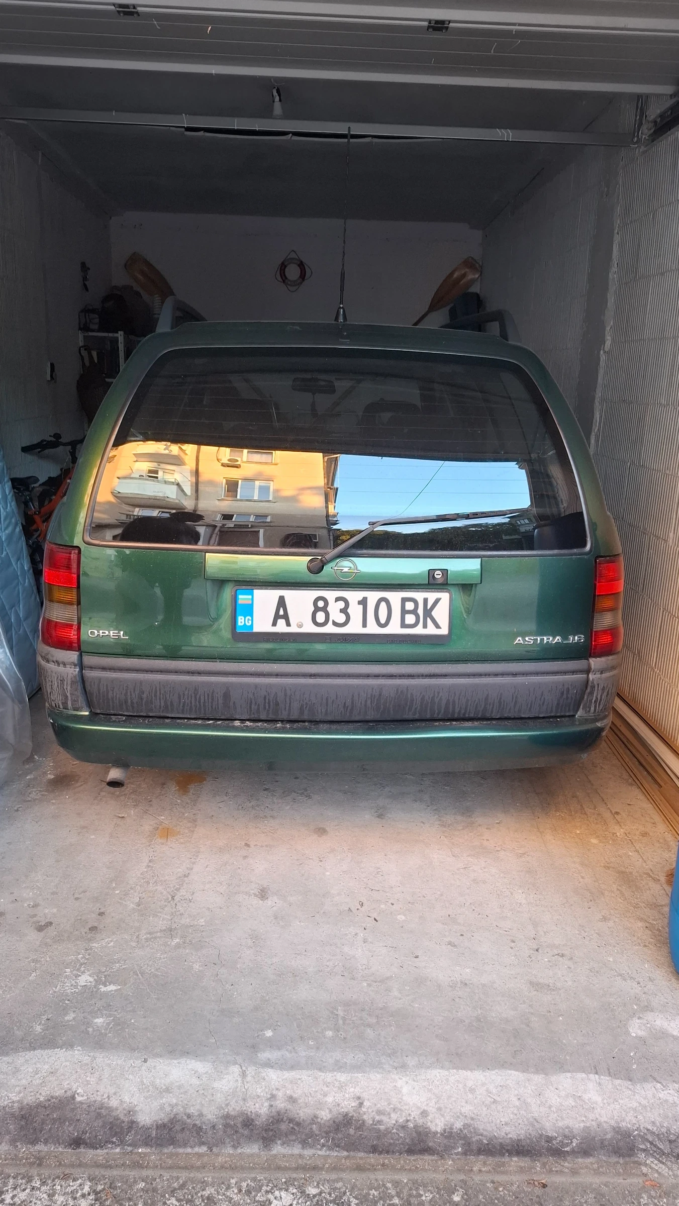 Opel Astra 1, 6 Комби, снимка 3 - Автомобили и джипове - 56136527