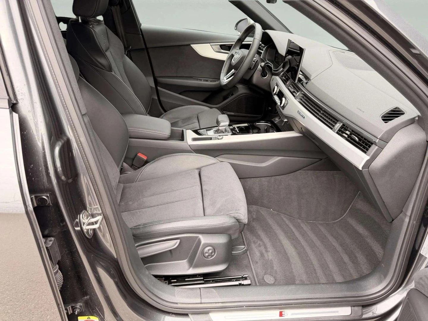 Audi A4, снимка 14 - Автомобили и джипове - 56536223