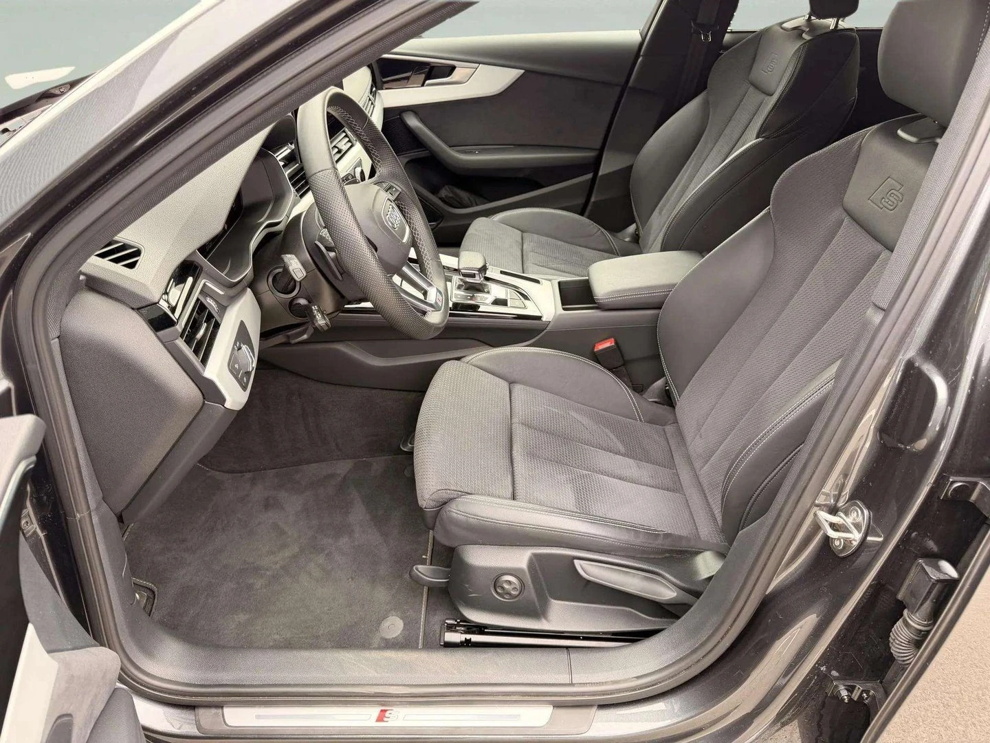 Audi A4, снимка 7 - Автомобили и джипове - 56536223