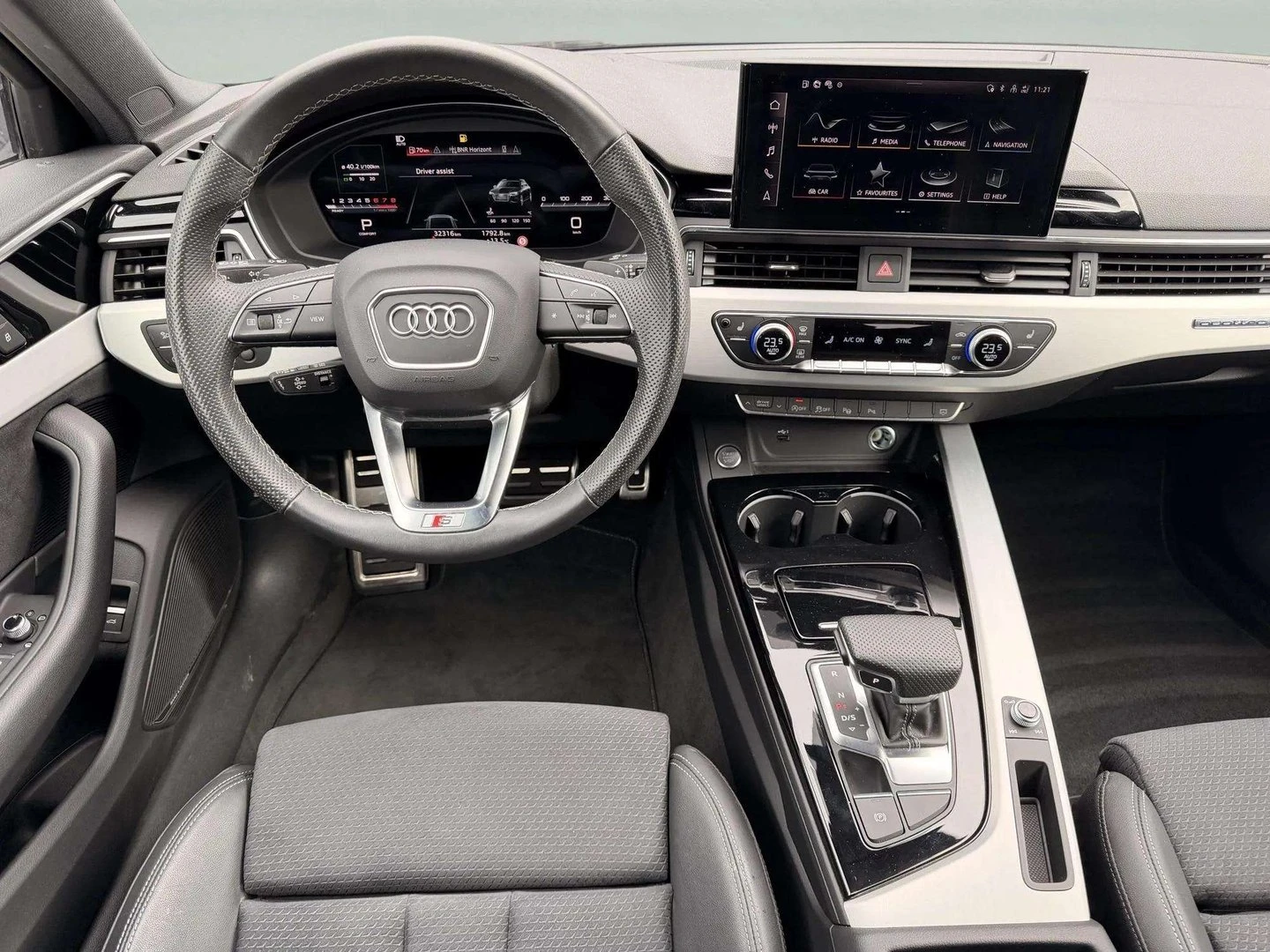 Audi A4, снимка 10 - Автомобили и джипове - 56536223