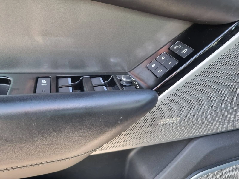 Land Rover Range Rover Velar D240SE 4X4 КОЖА КЛИМАТРОНИК, снимка 12 - Автомобили и джипове - 52495544