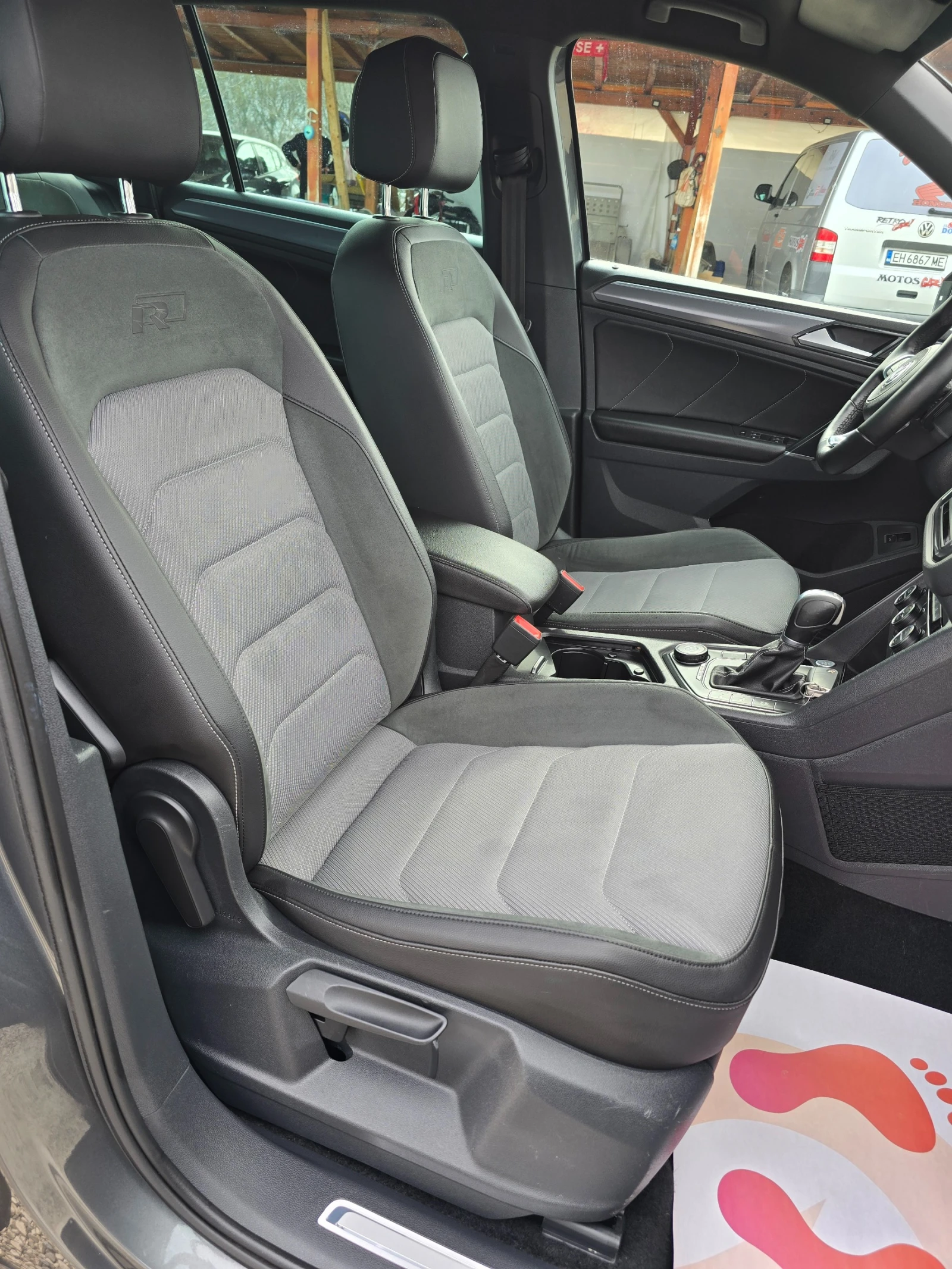 VW Tiguan 2.0 4x4/R-Line/DISTRONIC/FULL/��������� | Mobile.bg � ����������� 12