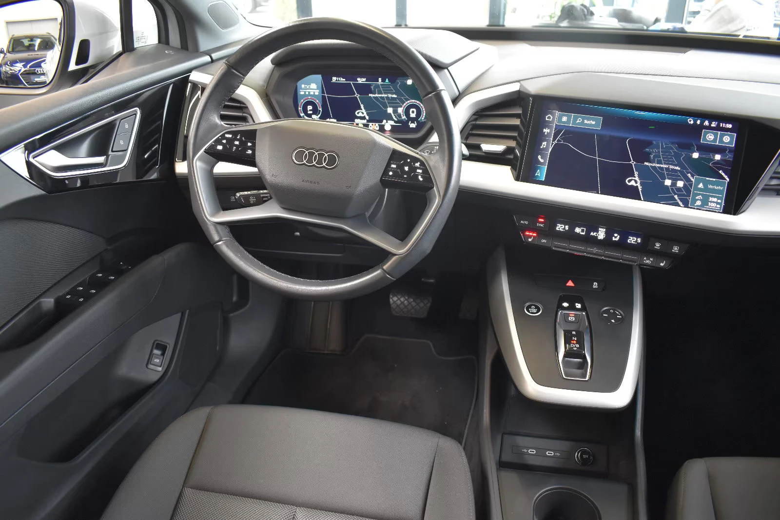 Audi Q4 40e-TRON/204HP/CAM/LED/NAVI/ACC/CPLAY/DIGI/917g, снимка 9 - Автомобили и джипове - 53815787
