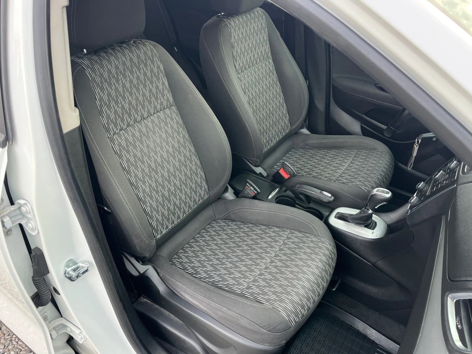 Opel Mokka 1.7CDTI.Avtomatik.Top.Собствен лизинг!!!!, снимка 10 - Автомобили и джипове - 53916972