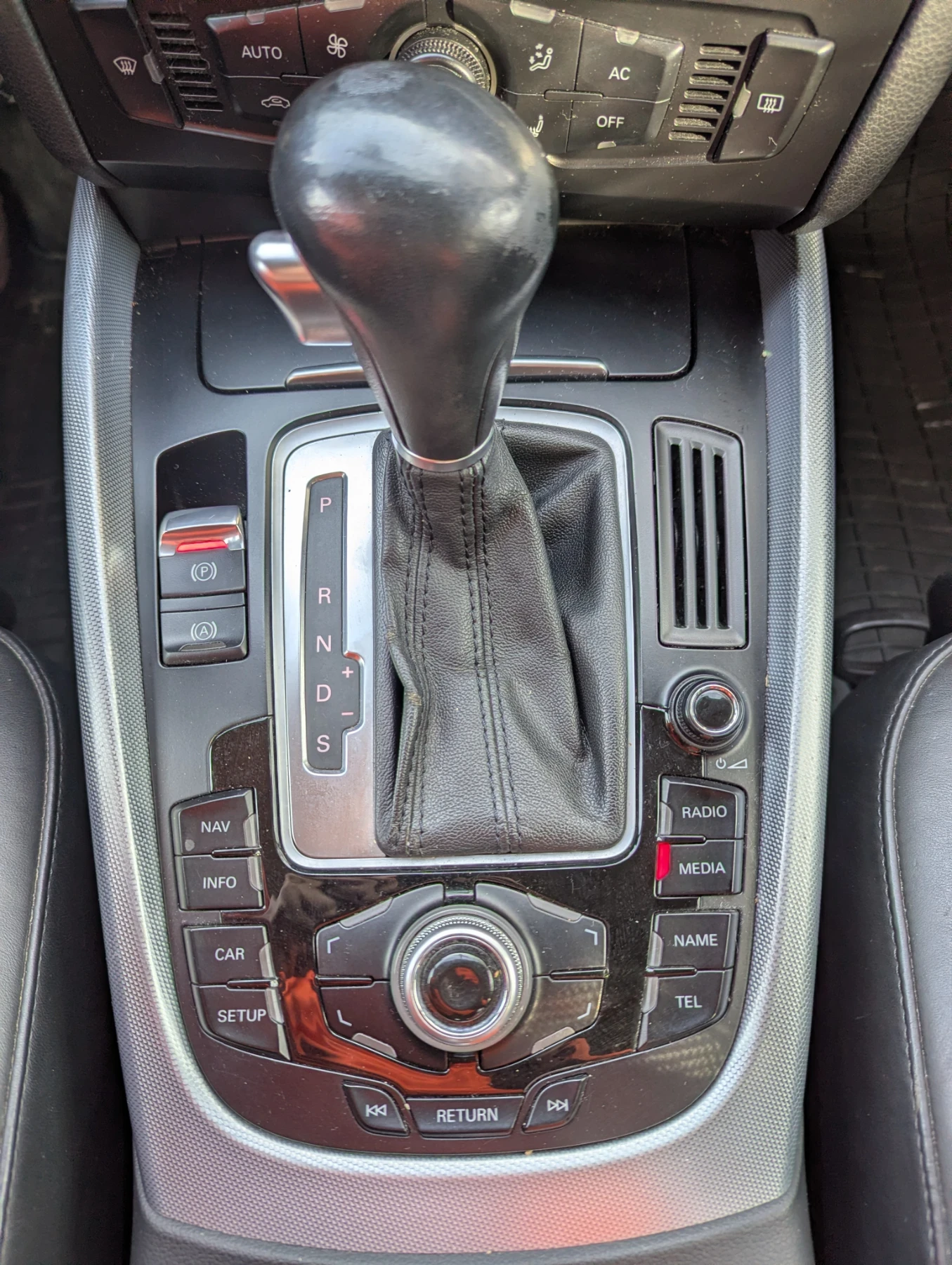 Audi Q5, снимка 8 - Автомобили и джипове - 54622901