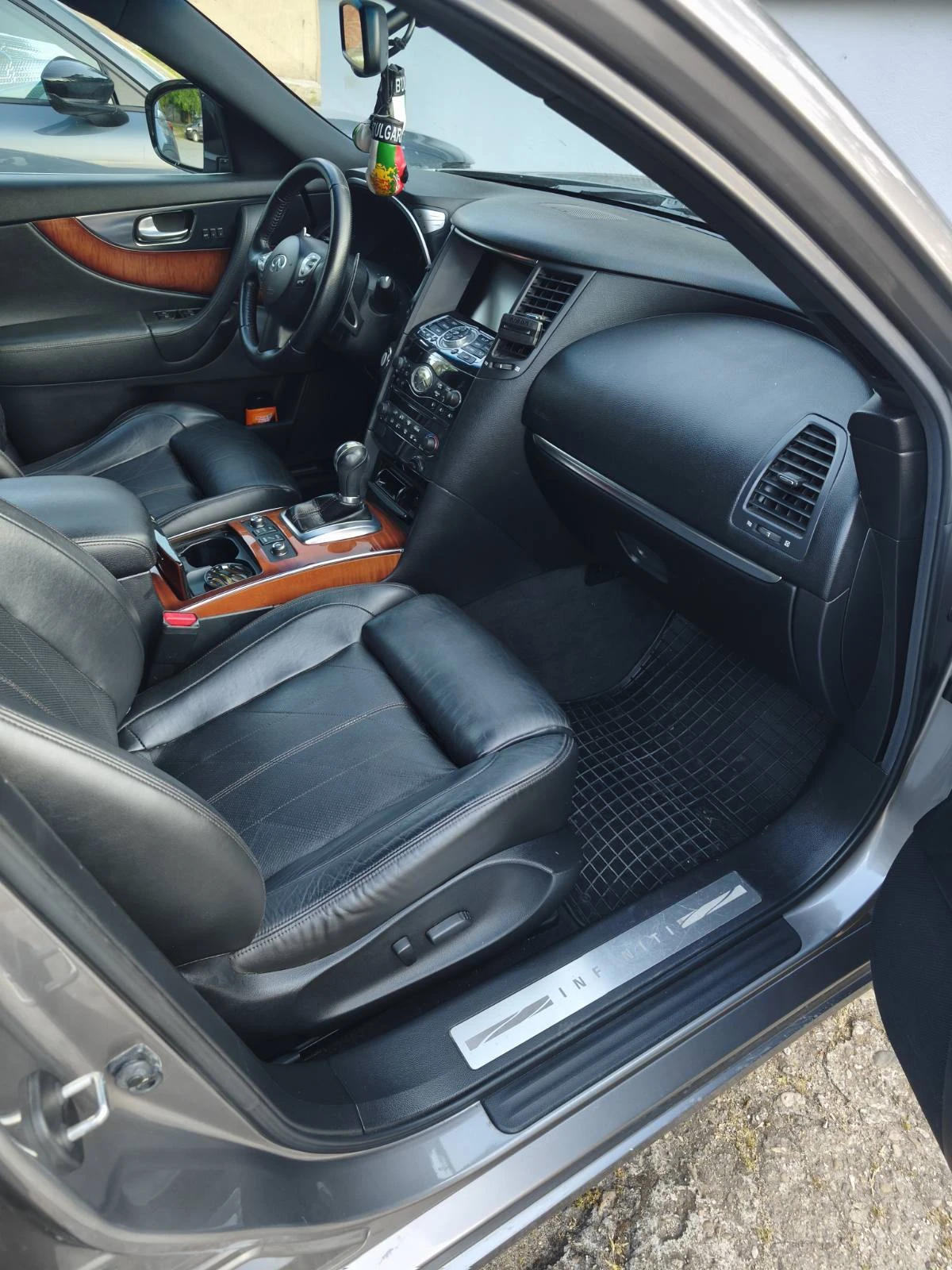 Infiniti Fx 37 3.7 S Europe 360 camera, снимка 10 - Автомобили и джипове - 54991119