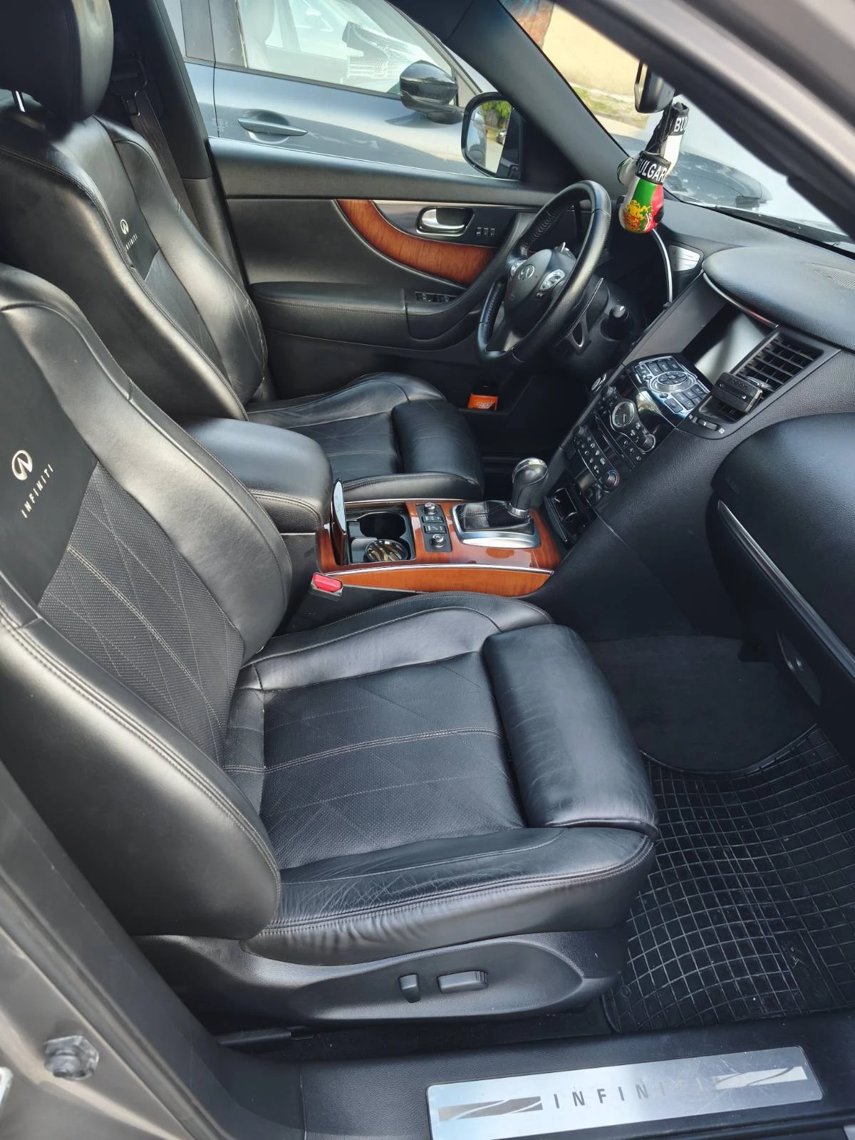 Infiniti Fx 37 3.7 S Europe 360 camera, снимка 12 - Автомобили и джипове - 54991119