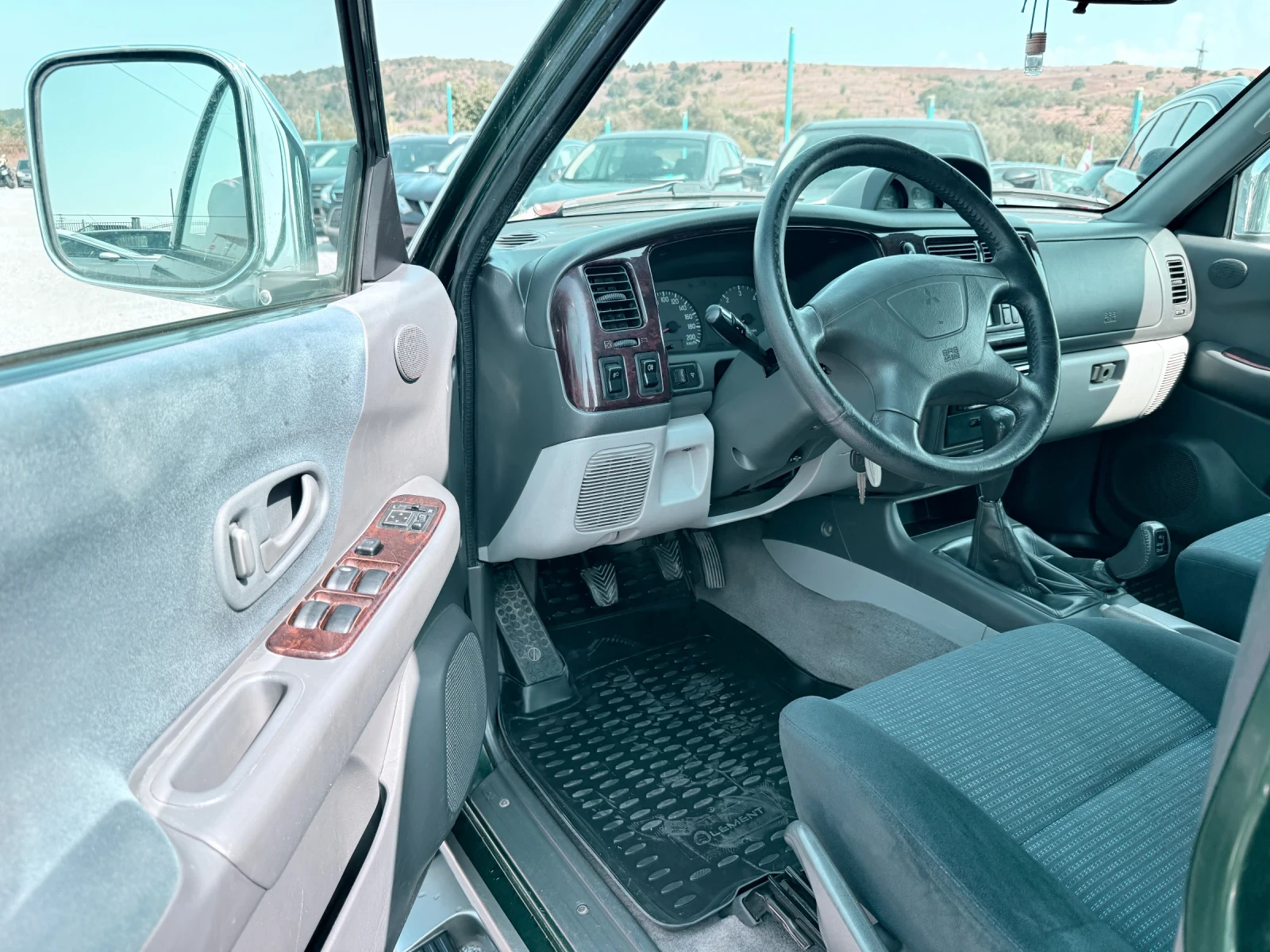 Mitsubishi Pajero sport 2.5 D, снимка 14 - Автомобили и джипове - 55886185